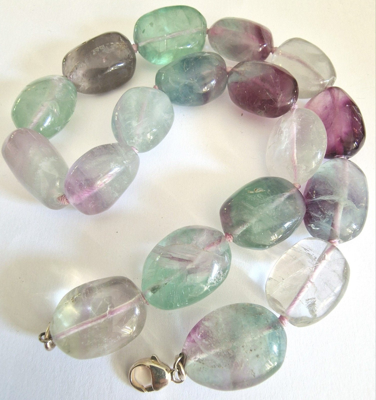 Prachtige ketting met  regenboogfluoriet. zilveren sluiting., Sieraden, Tassen en Uiterlijk, Ophalen of Verzenden, Zo goed als nieuw