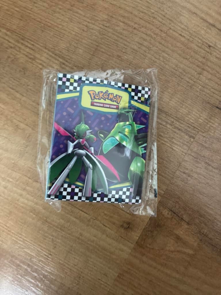 Pokémon TCG Kaarthoesjes - Gardevoir & Koraidon / Jigglypuff, Verzamelen, Sleutelhangers, Ophalen of Verzenden, Nieuw