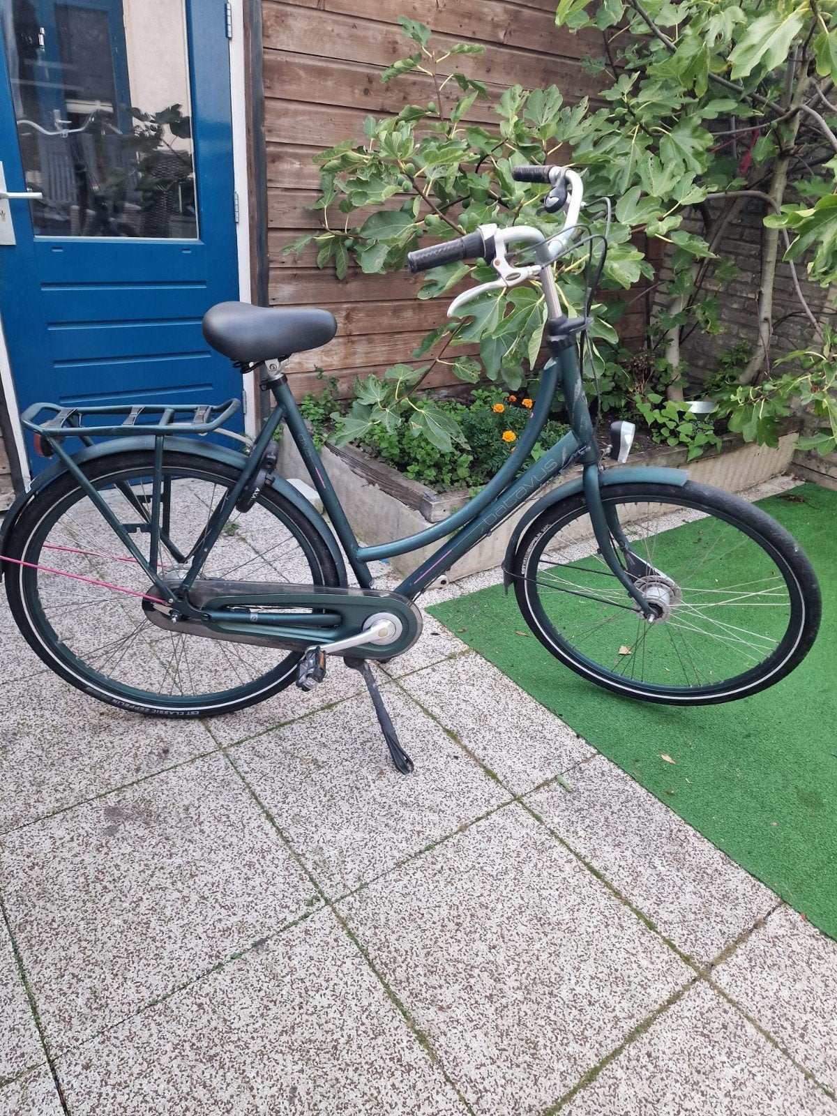 Te koop mooie Batavus Damesfiets van 28 inch.