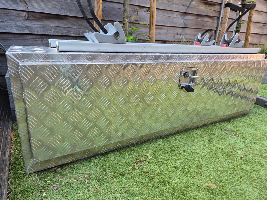 Aluminium bak met slot en 2 fietsgoten voorgemonteerd, Ophalen, Gebruikt