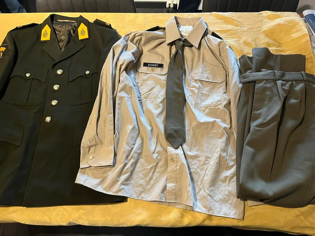 Nederlands militair uniform, Verzamelen, Militaria | Algemeen, Landmacht, Kleding of Schoenen, Nederland, Ophalen of Verzenden