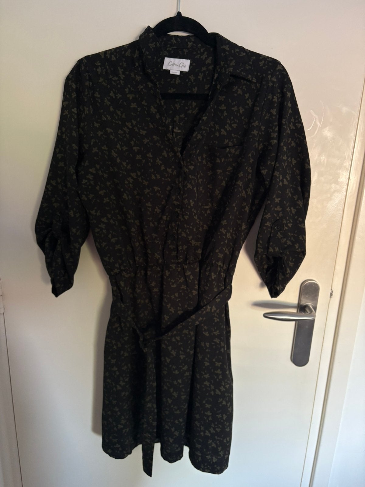 Zwarte/groene jurk met subtiele print & taillelint, Kleding | Dames, Jurken, Maat 42/44 (L), Ophalen of Verzenden, Zo goed als nieuw
