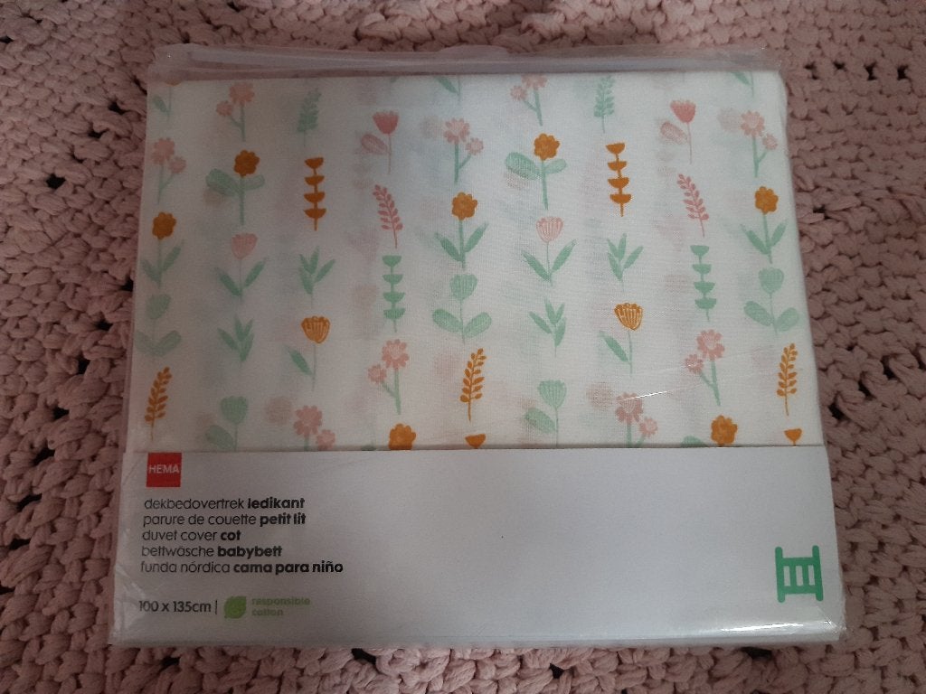 Hema bloemetjes ledikant dekbedovertrek100 x 135 cm, Kinderen en Baby's, Overige kleuren, Jongetje of Meisje, Ledikant, Dekbedovertrek