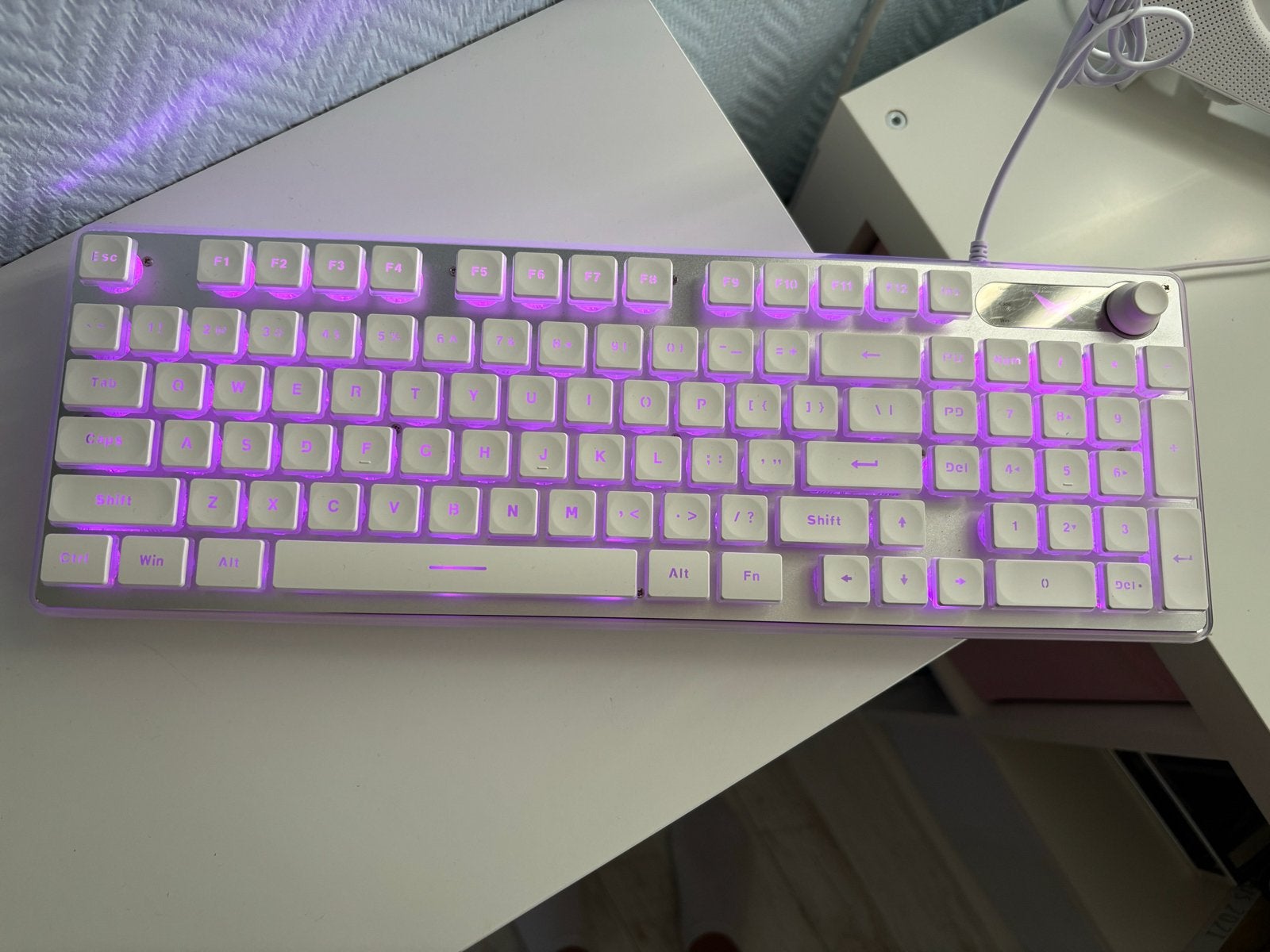 Mechanisch Gaming Toetsenbord met RGB Verlichting, Gaming toetsenbord, Ophalen of Verzenden, Zo goed als nieuw, Qwerty