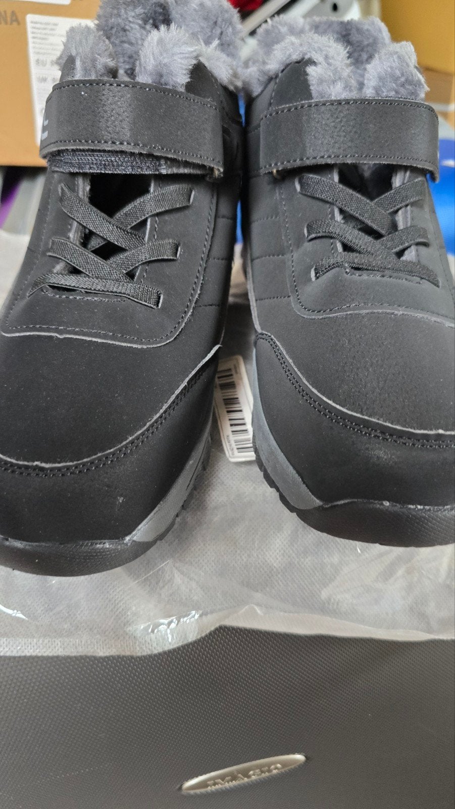 Zwarte gevoerde sneakers met klittenbandsluiting, Kleding | Dames, Ophalen, Zo goed als nieuw, Zwart, Sneakers of Gympen