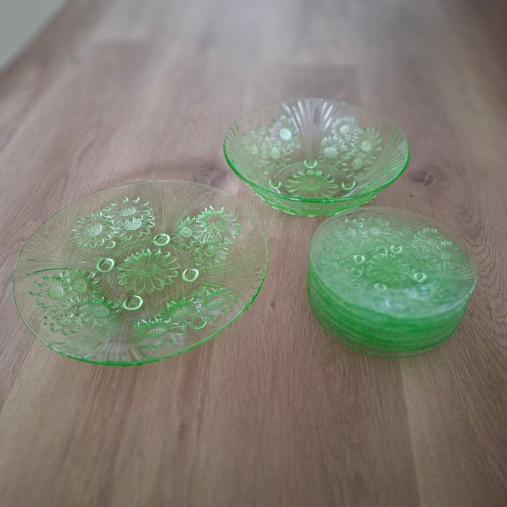 Vintage Glazen salade- & gebaksschaal met 6 bordjes, Verzamelen, Ophalen of Verzenden, Zo goed als nieuw, Overige typen