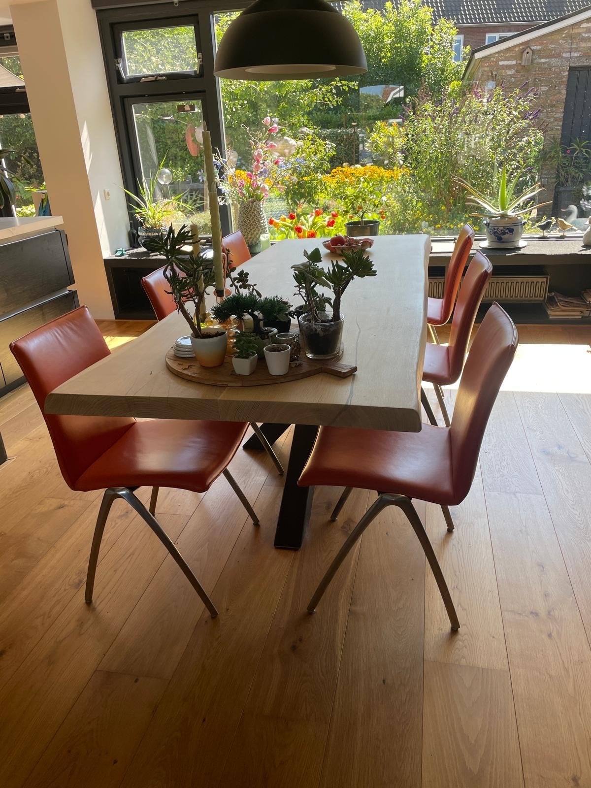 Dikke 6 cm Boomstam eettafel 240x90 met metalen kruisvoet, Ophalen, 200 cm of meer, 50 tot 100 cm, Zo goed als nieuw