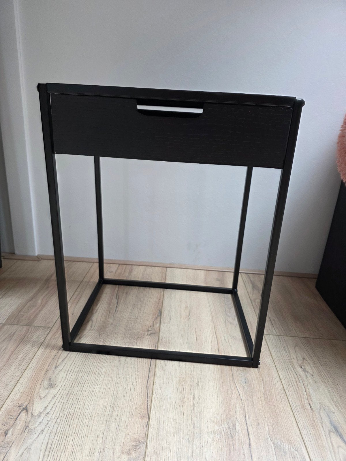 Zwart nachtkastje/bijzettafel met lade - 40x30x50 cm, Huis en Inrichting, 45 tot 60 cm, Minder dan 55 cm, Gebruikt, Modern, Industrieel