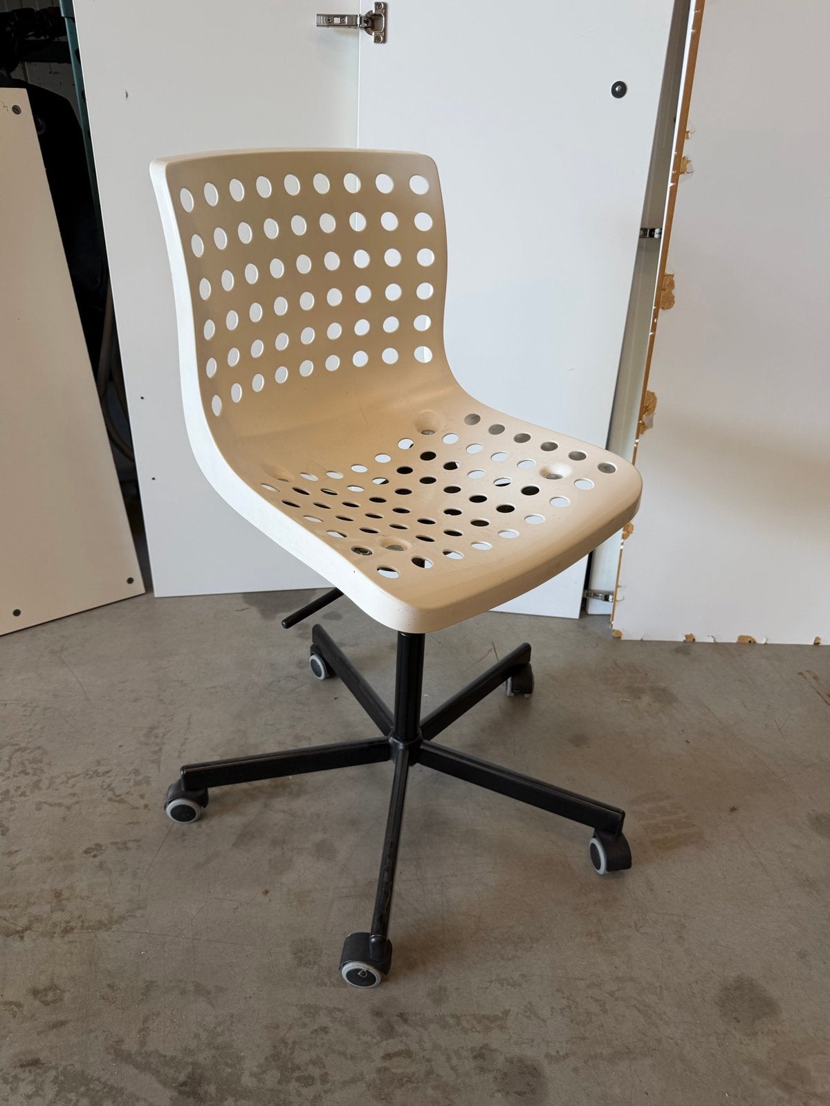 IKEA SKÅLBERG / SPORREN bureaustoel, wit kunststof, Ophalen, Gaming bureaustoel, Gebruikt, Wit