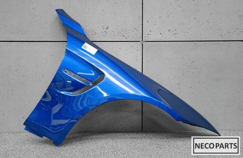 BMW M4 F82 F83 ZIJSCHERM SPATBORD ORIGINEEL B51 SANMARINO, Gebruikt, -, -, Ophalen of Verzenden