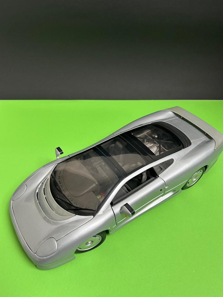 (#14). Modelauto 1:12 Zilver Jaguar XJ220 uit 1992, Ophalen of Verzenden, Gebruikt, 1:9 t/m 1:12, Auto