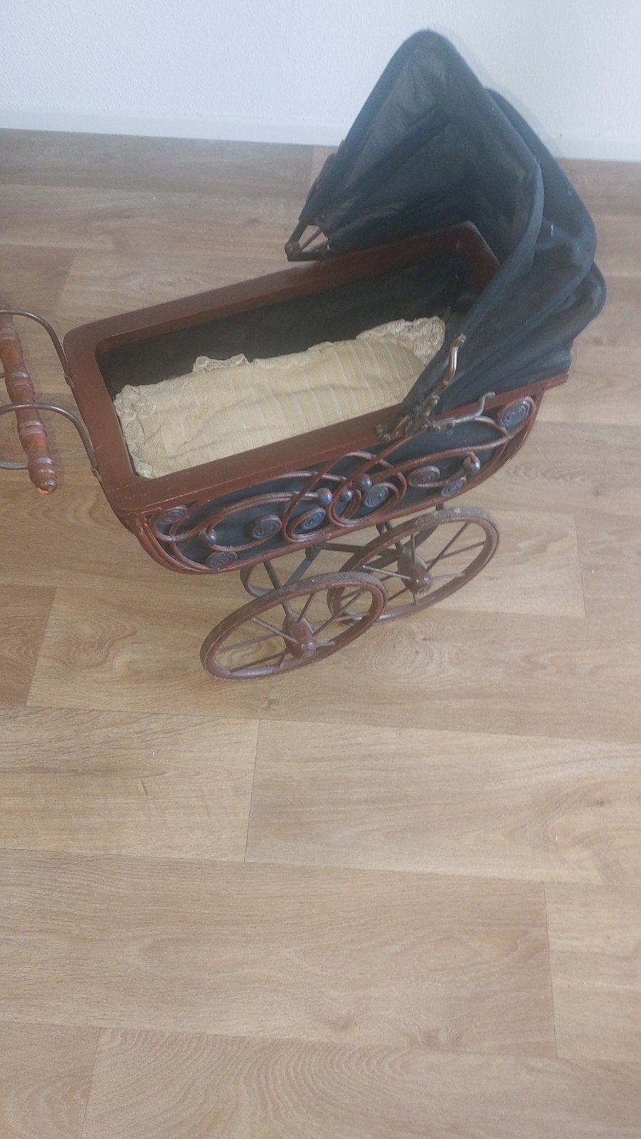 Leuk oud antiek poppenwagen, Ophalen, Minder dan 50 cm