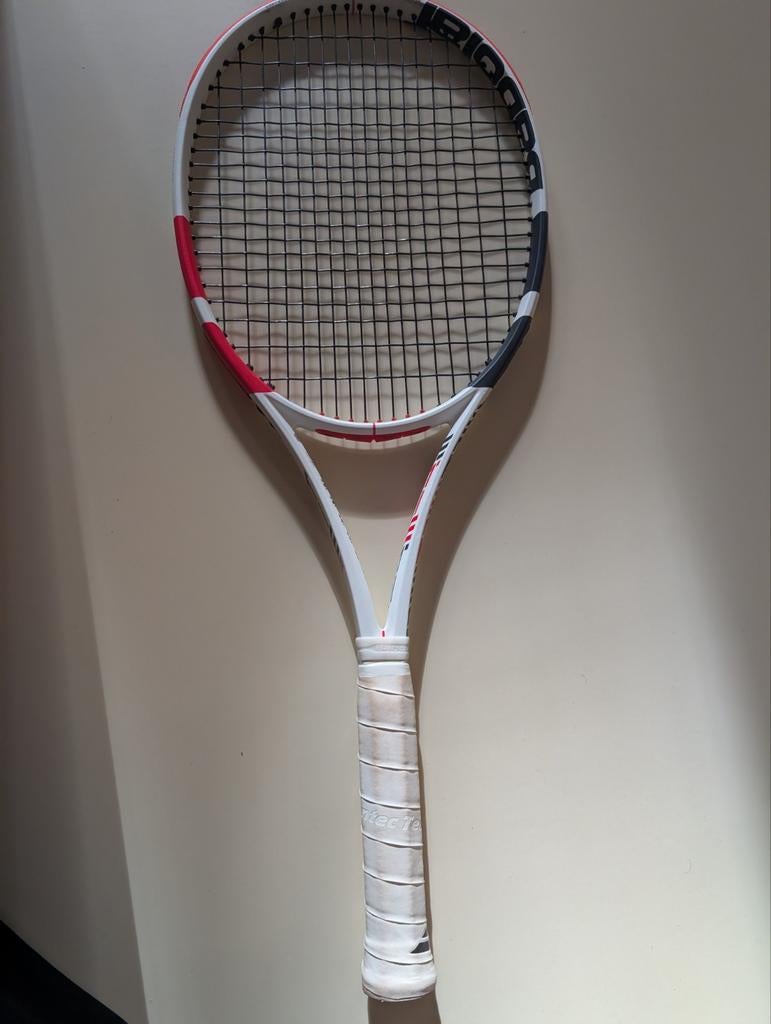 Babolat Pure Strike 18x20 (Grip 4 1/2) – Zo goed als nieuw, Sport en Fitness, Tennis, Ophalen of Verzenden, Zo goed als nieuw