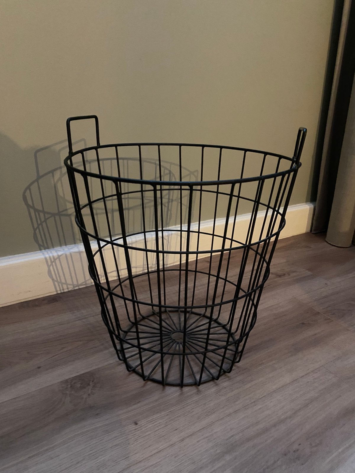 Mooie stalen mand, Huis en Inrichting, Woonaccessoires | Schalen en Manden, Ophalen, Overige materialen, Mand, Rond