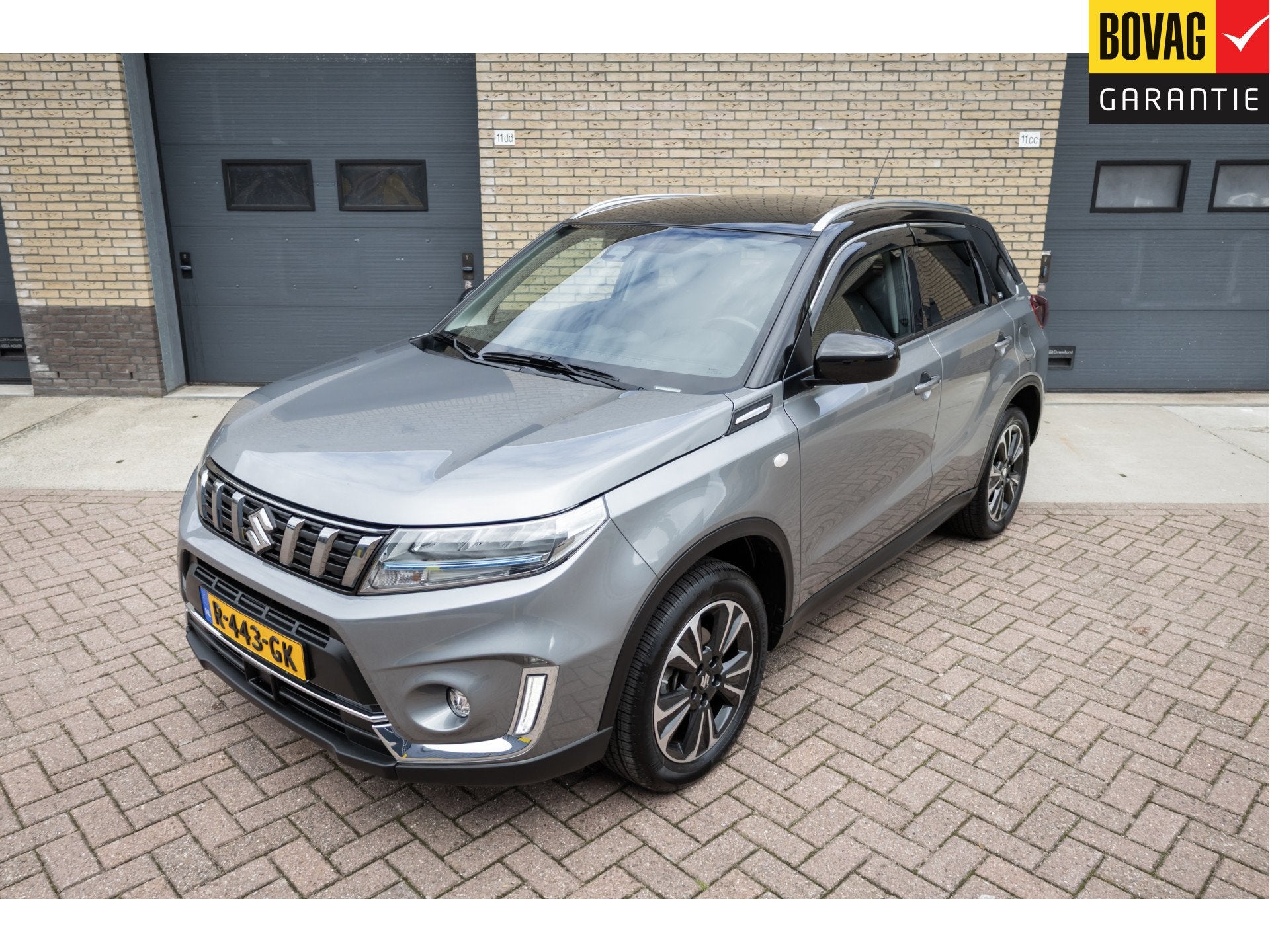 Suzuki Vitara 1.5 Hybrid Select automaat (bj 2022), Auto's, Stof, Gebruikt, 4 cilinders, 400 kg