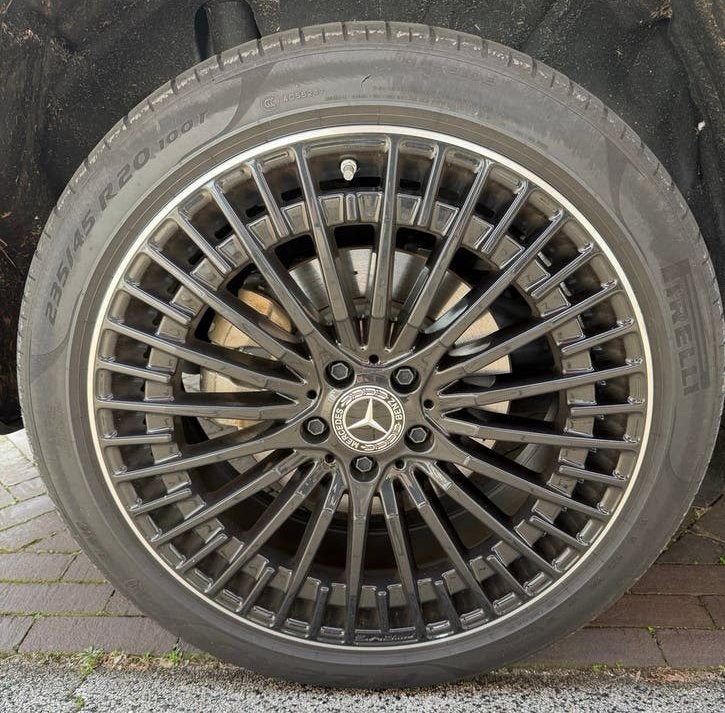 Pirelli Zomerbanden 235/45/R20, Ophalen, Gebruikt, 235 mm, Band(en)