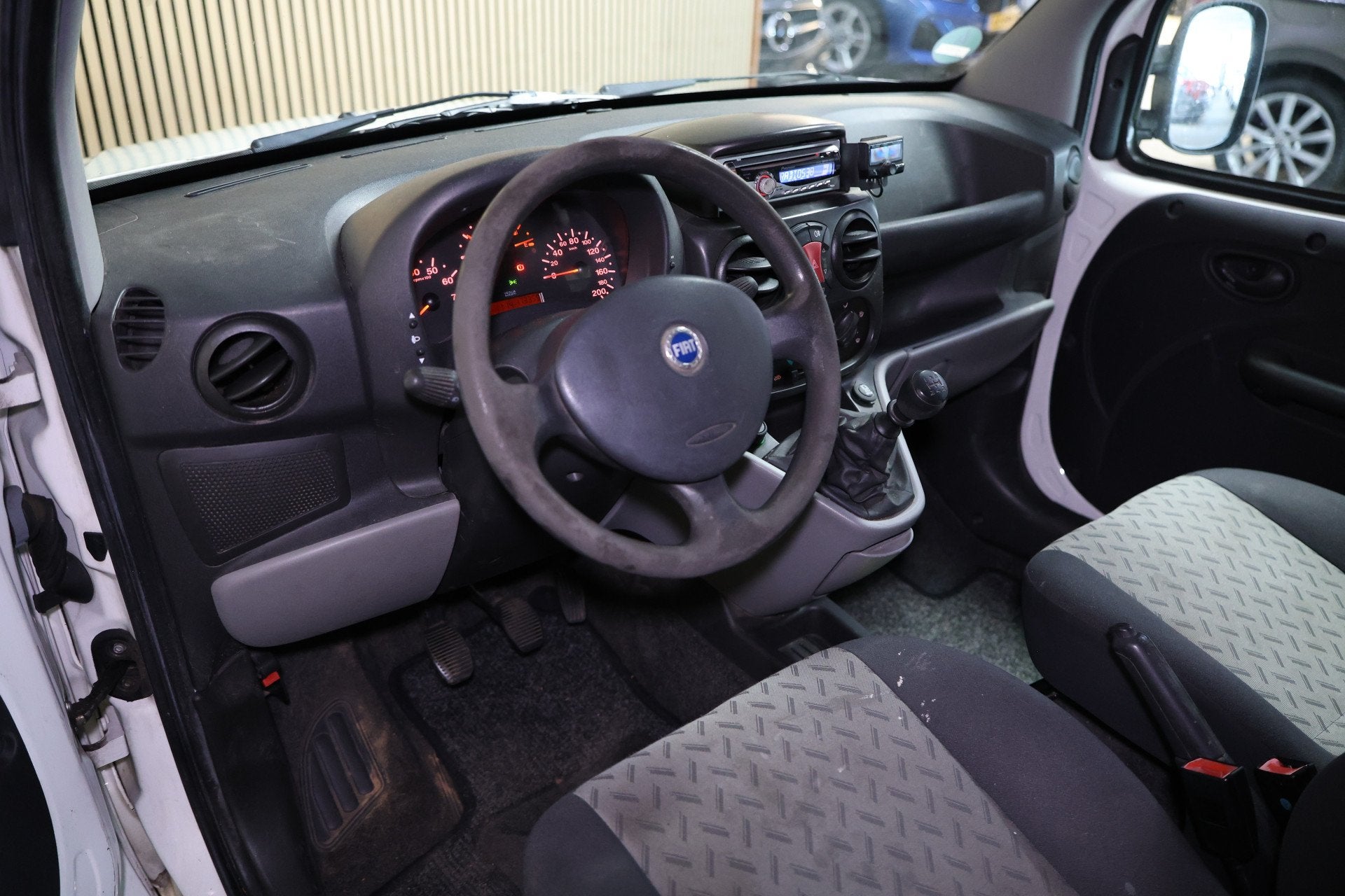 Fiat Doblò 1.6 CNG/BENZINE Comfort TUSSENSCHOT SCHUIFDEUR ", Voorwielaandrijving, Stof, Gebruikt, Zwart