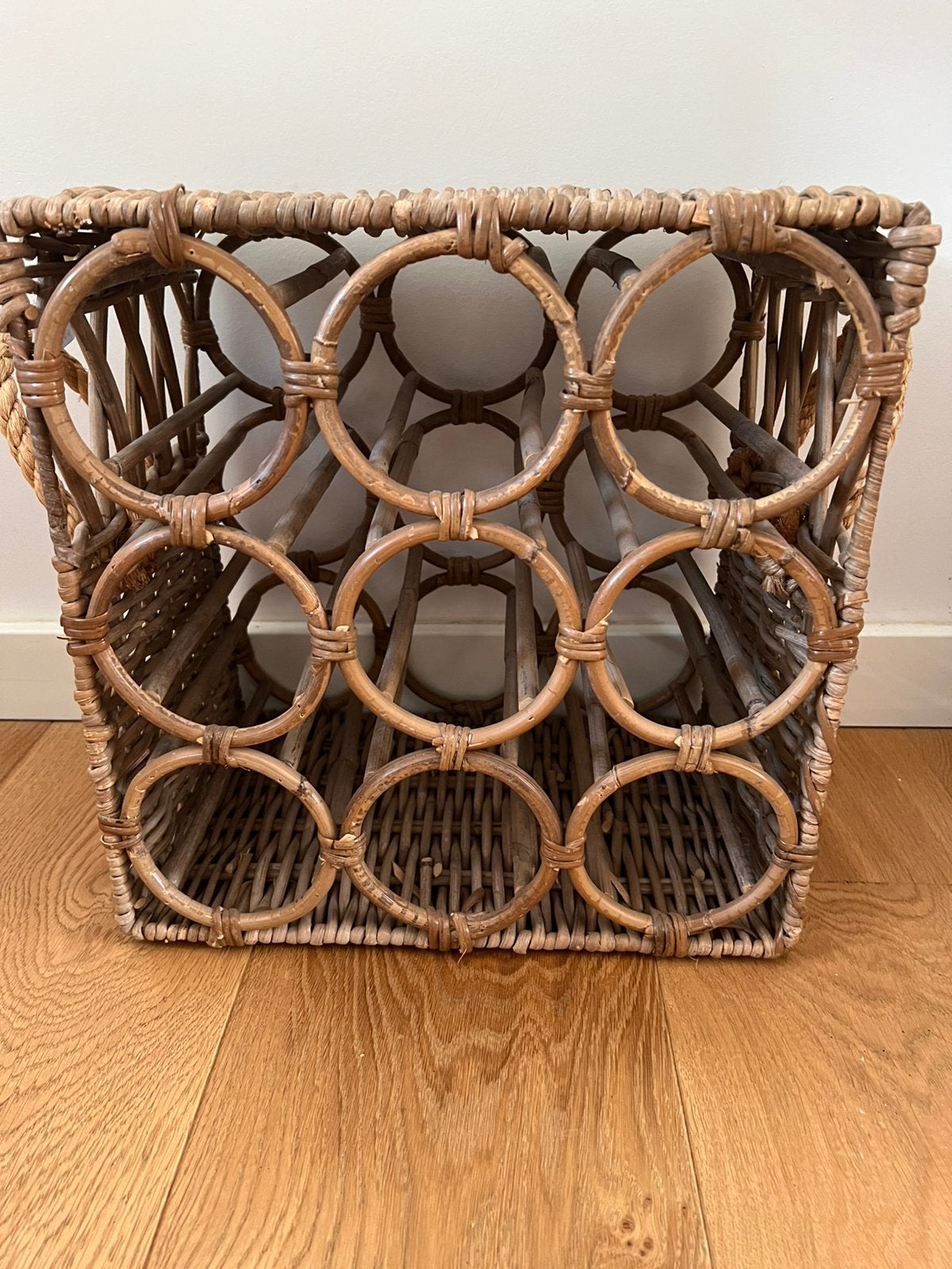 Rotan wijnrekje Riviera maison, Huis en Inrichting, Woonaccessoires | Wijnrekken, Ophalen, Zo goed als nieuw, Hout, Minder dan 5 flessen