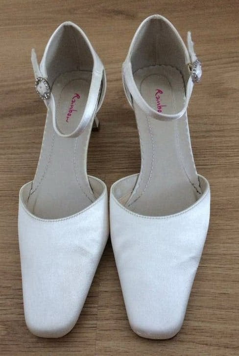 Trouwschoenen maat 37| rainbow club Amber ivory satin | teab, Overige kleuren, Schoenen, Rainbow club, Amber, Ophalen of Verzenden