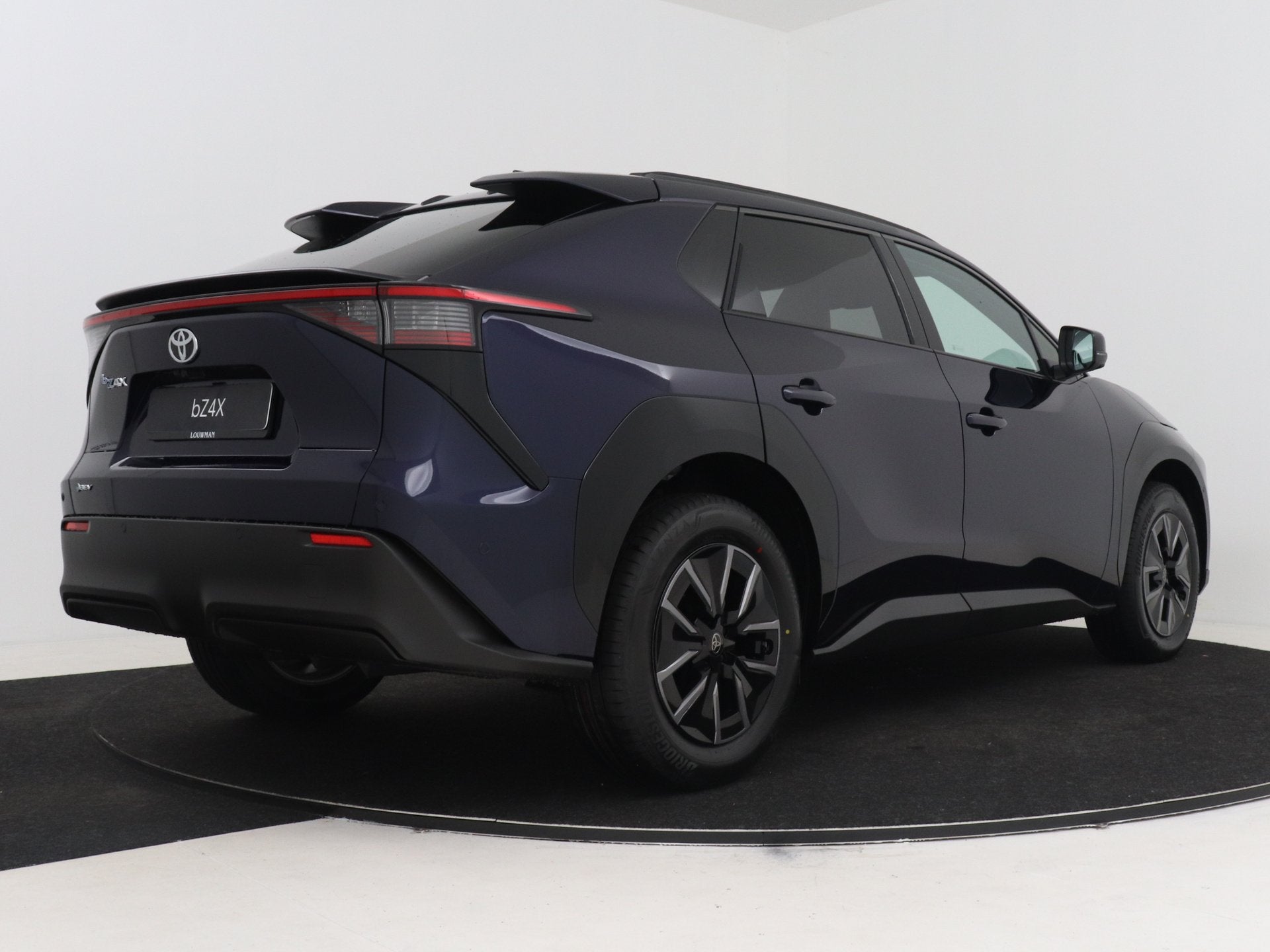 Toyota Bz4x Executive 73 kWh | (bj 2026, automaat), Auto's, Toyota, Blauw, Leder en Stof, 559 km, Origineel Nederlands