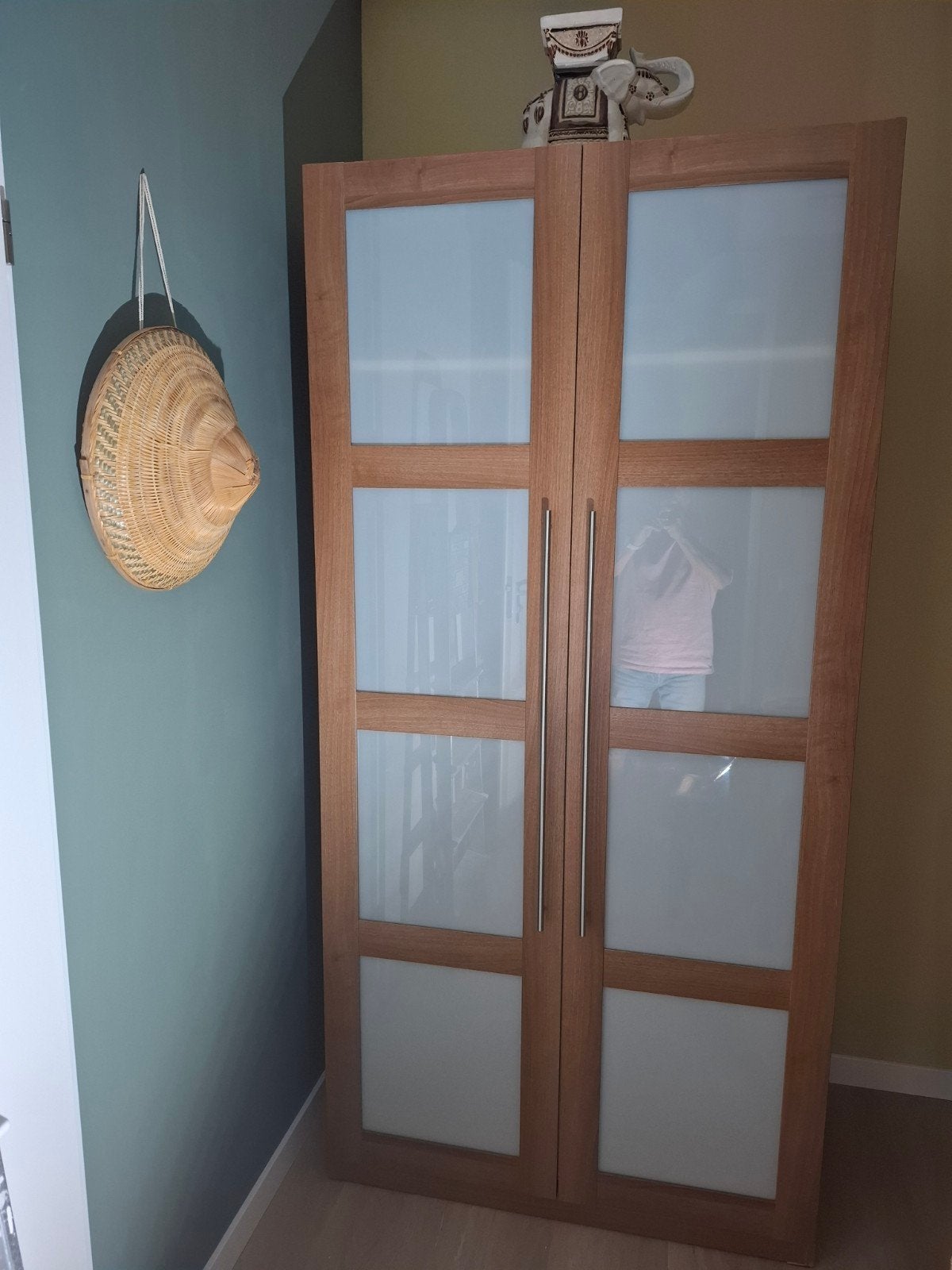 kledingkast  noten met kadermelkglas  100 ×200×60, Ophalen, Gebruikt