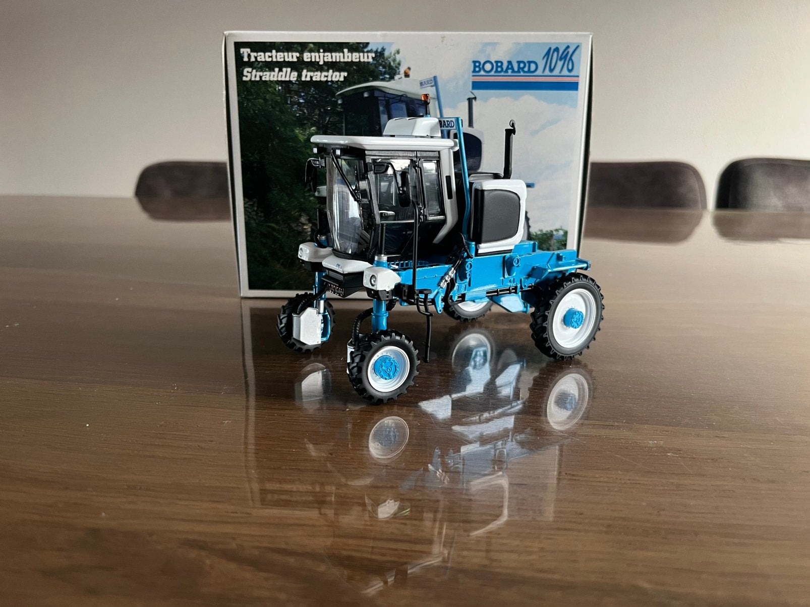 Bobard 1096 wijngaard tractor UH 2090 Nieuw, Ophalen of Verzenden, Nieuw, Tractor of Landbouw, Universal Hobbies