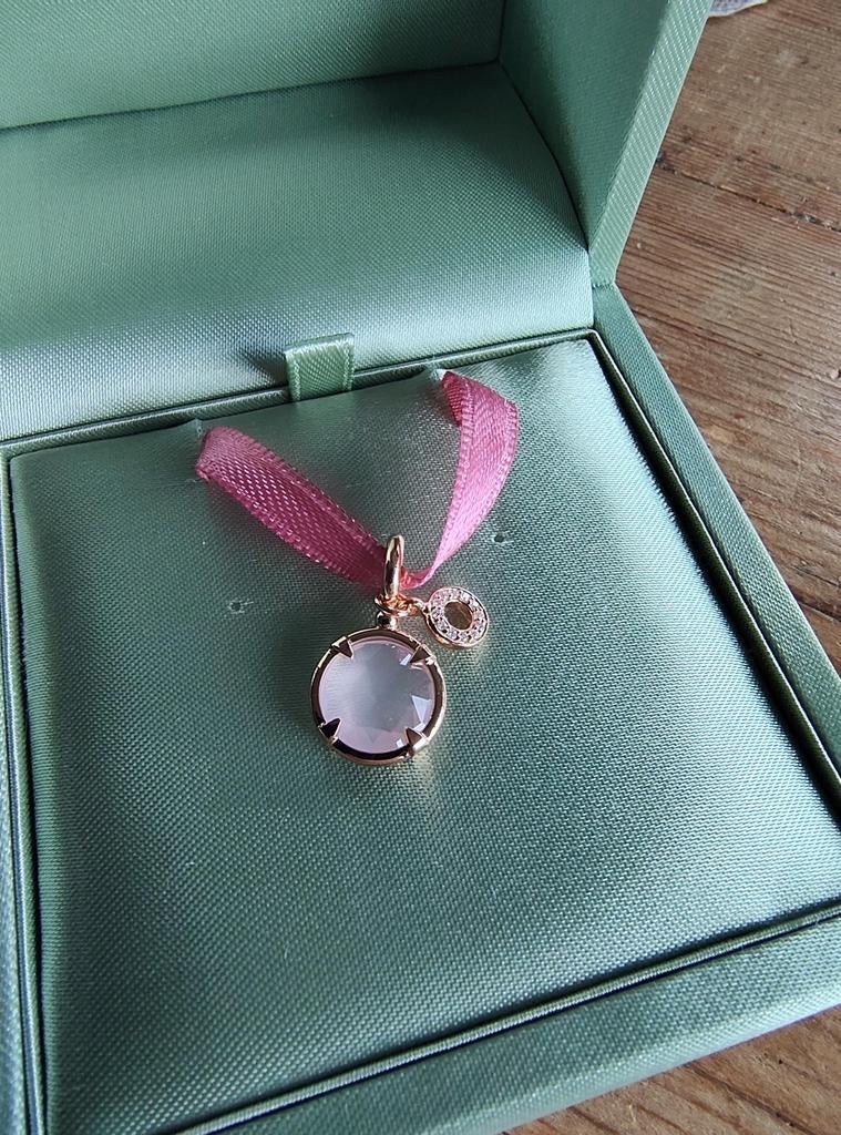 Prachtige rozenkwarts Mira mira hanger, Sieraden, Tassen en Uiterlijk, Ophalen of Verzenden, Zo goed als nieuw
