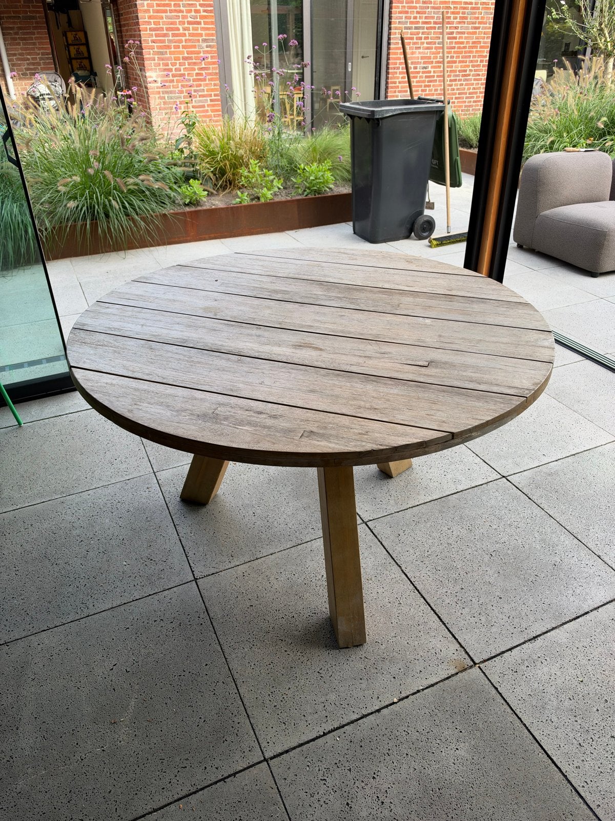 Ronde houten tuintafel WOOOD rhonda, Tuin en Terras, Ophalen of Verzenden, Gebruikt, Rond, Hout
