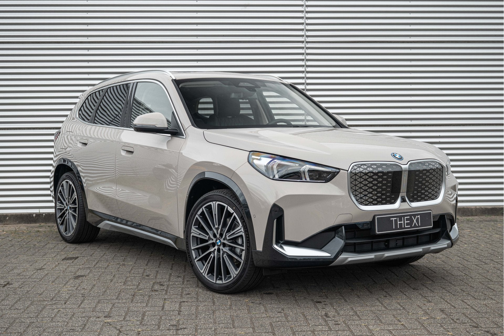BMW iX1 eDrive20 xLine / Panoramadak / Trekhaak / Sportstoel, Zwart, Leder, Nieuw, SUV of Terreinwagen