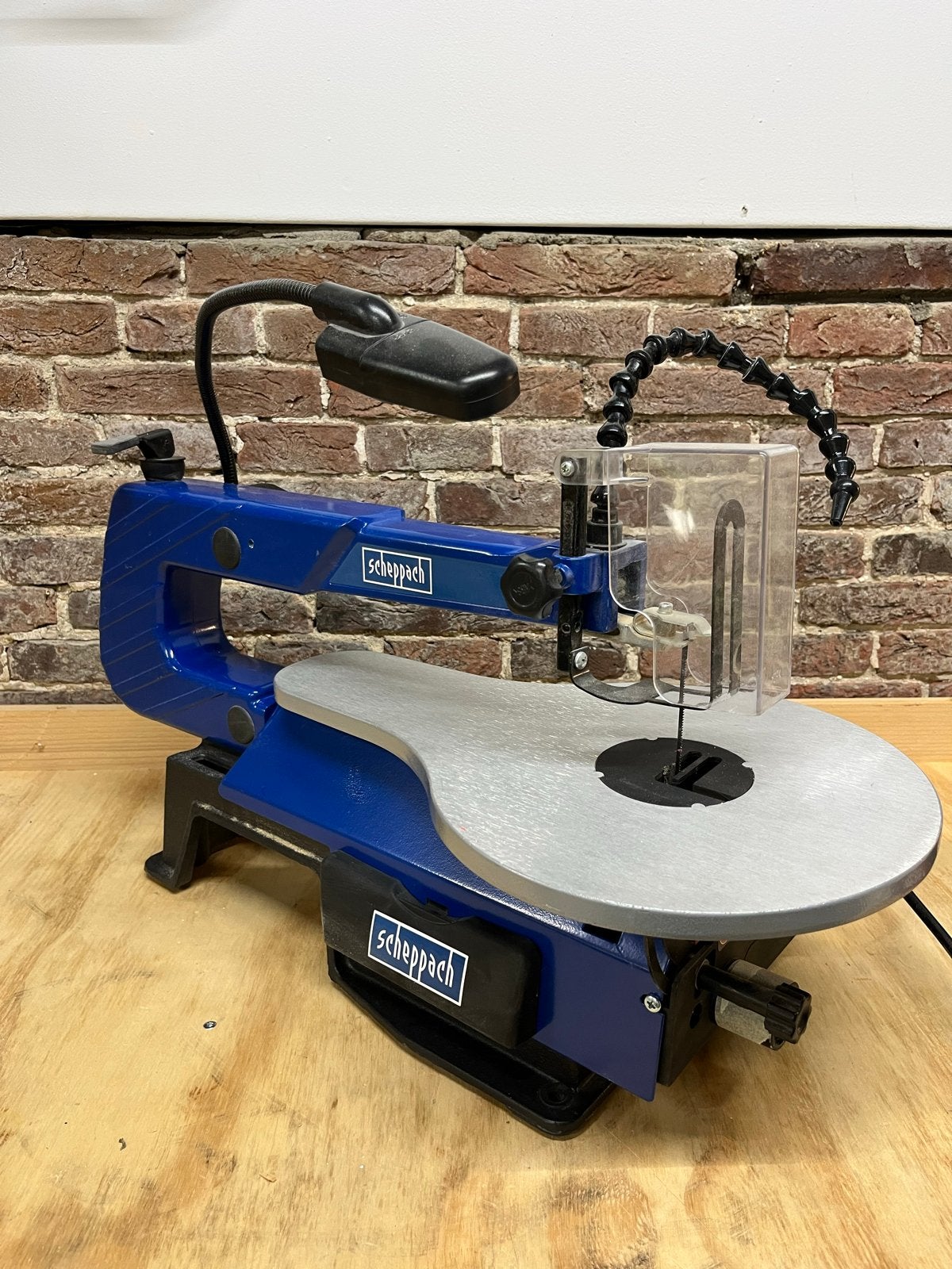 Scheppach SD1600V Figuurzaagmachine met Verlichting, Doe-het-zelf en Verbouw, Ophalen, Zo goed als nieuw, 30 tot 70 mm, Figuurzaag