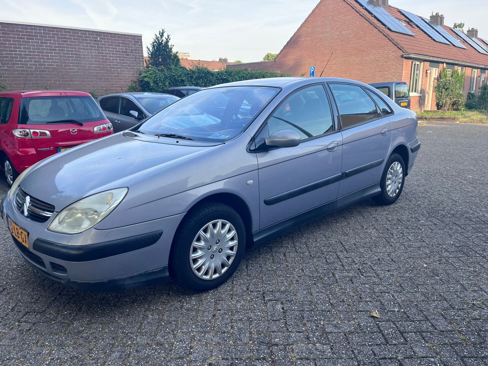 Citroën C5 2.0 16V AUT 2002 Grijs, Auto's, 4 cilinders, 700 kg, Origineel Nederlands, Particulier