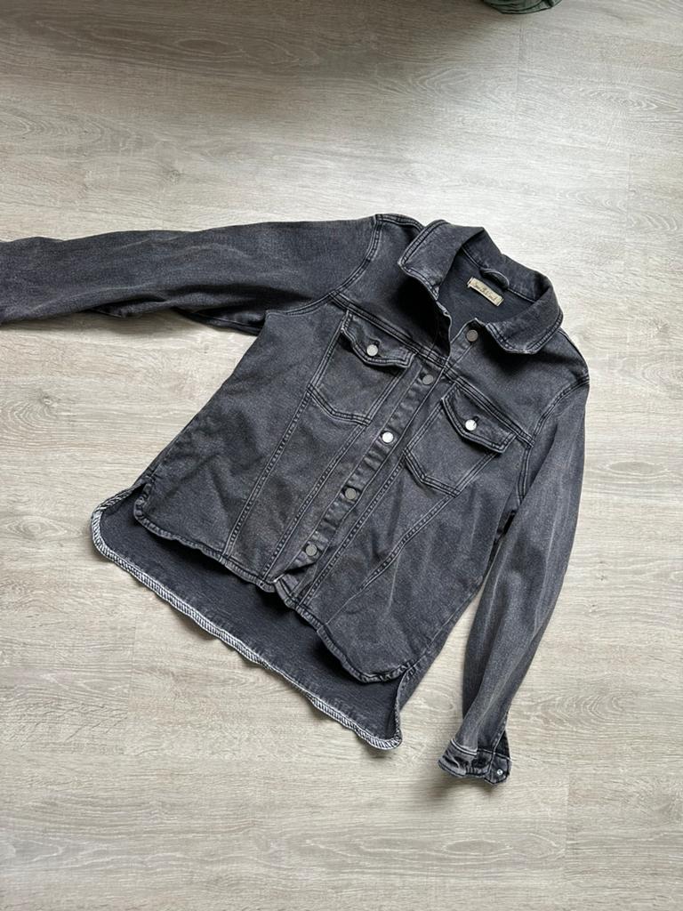 Donker grijze denim jas, Ophalen of Verzenden, Zo goed als nieuw, Maat 42/44 (L), Grijs