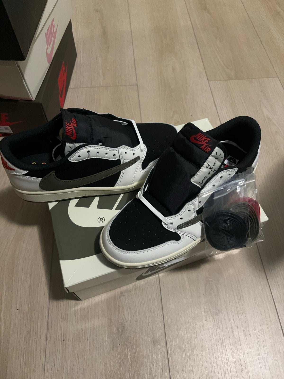 Travis scott Olives Maat 42, Overige kleuren, Nieuw, Ophalen of Verzenden, Sneakers of Gympen