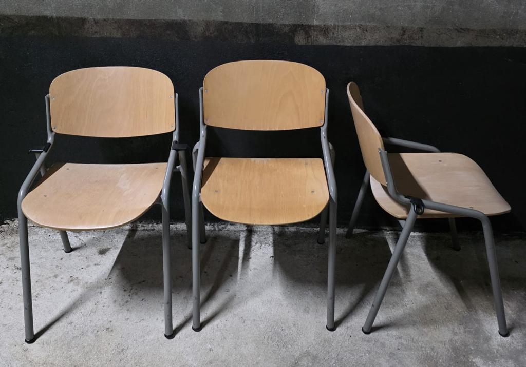 44 x Eromes schoolstoelen hout kantine stoelen cafe horeca, Huis en Inrichting, Bruin, Ophalen of Verzenden, Zo goed als nieuw