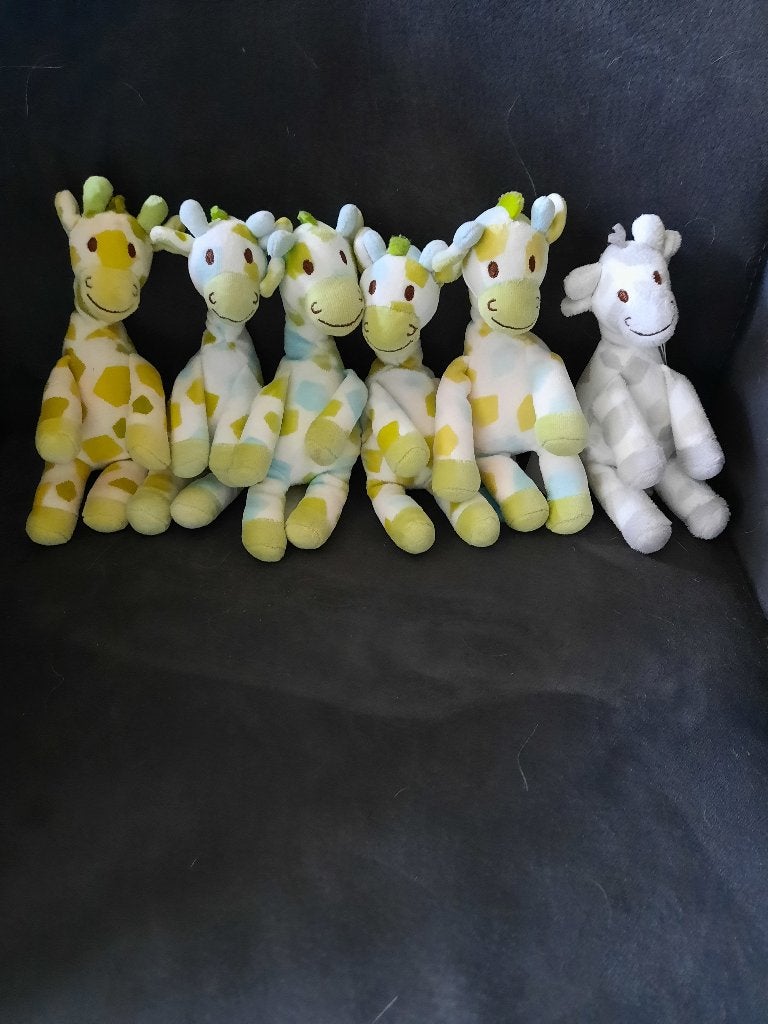 happy horse giraf goffy gevlekt bloem op staart 21 cm grijs/, Giraf, Happy Horse, Wasbaar, Ophalen of Verzenden