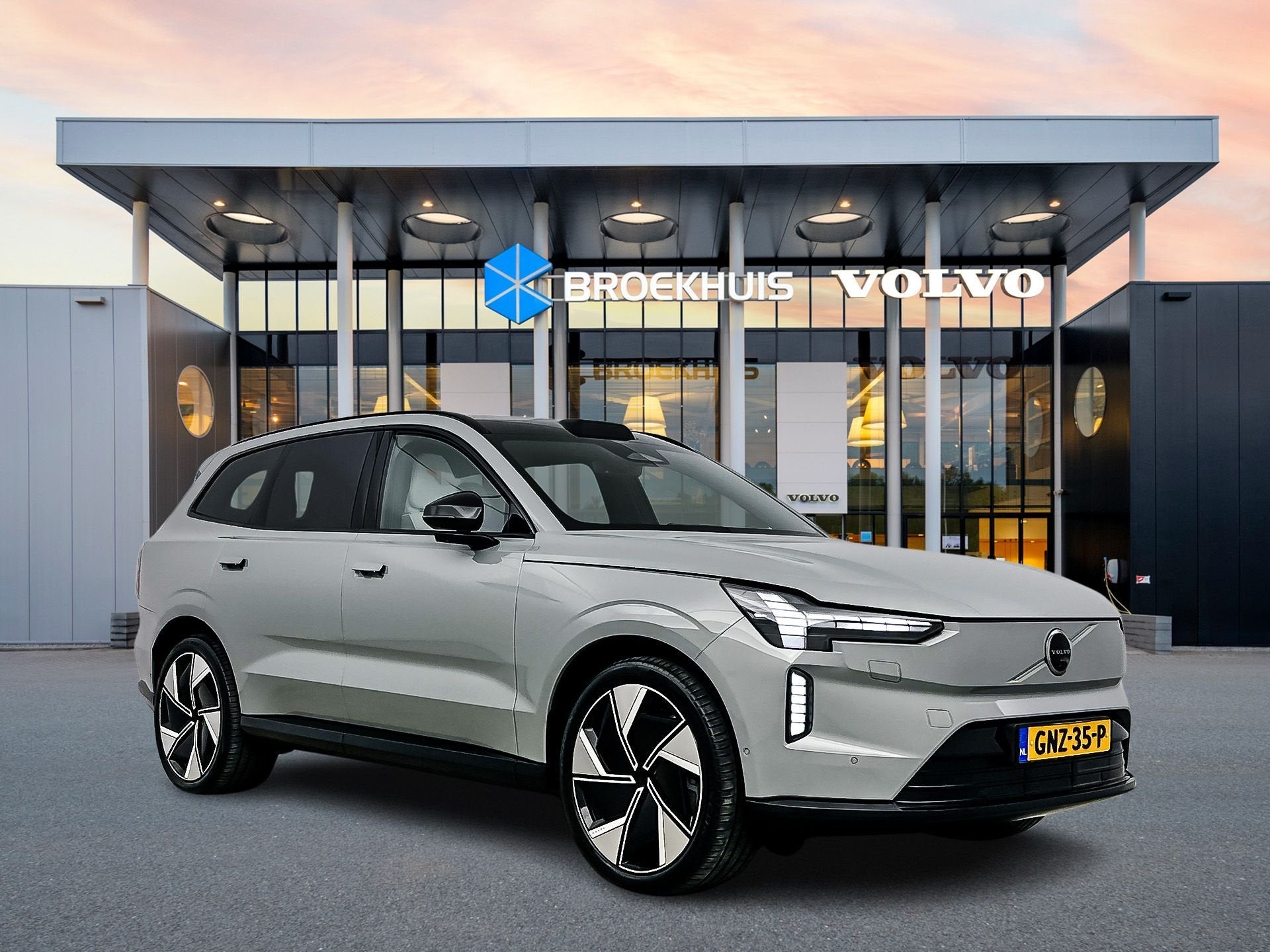 Volvo EX90 Twin Motor Performance Ultra 111kWh, Auto's, Volvo, Stof, Gebruikt, Volvo Selected Used Cars, Origineel Nederlands