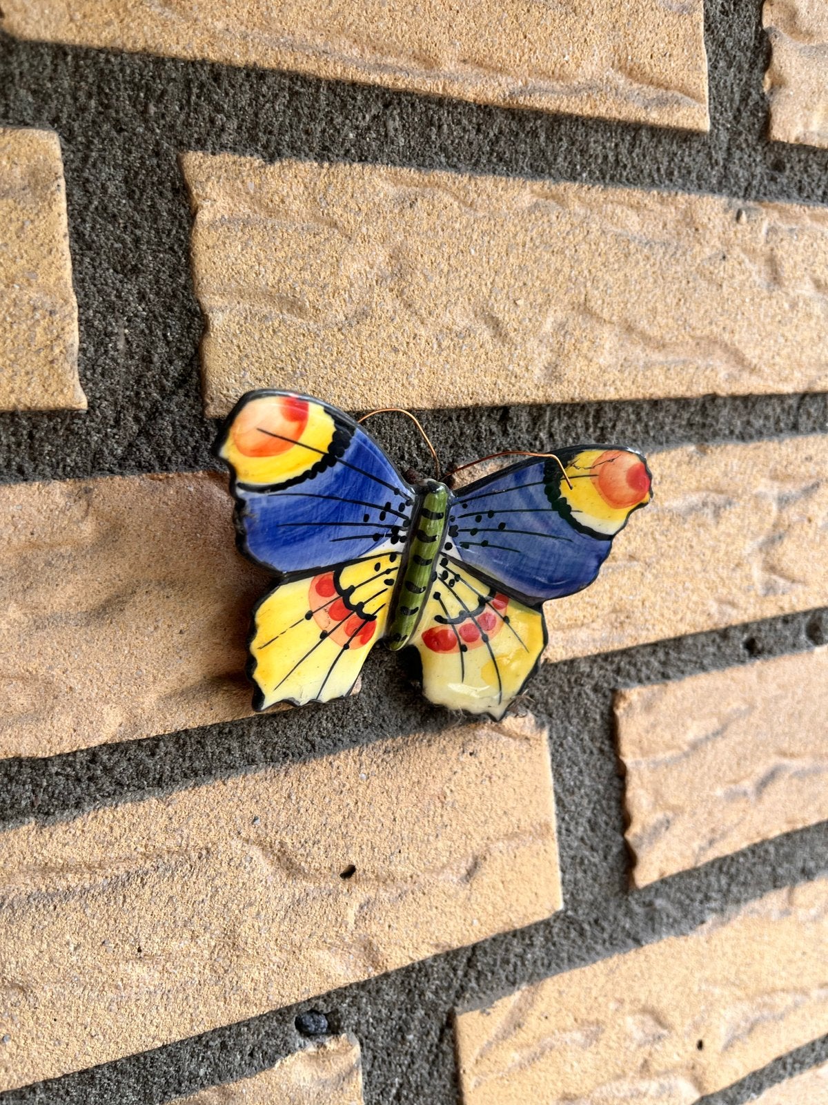 Kleurrijke decoratieve vlinder voor binnen of buiten, Ophalen of Verzenden, Zo goed als nieuw, Meerkleurig, Steen/keramiek