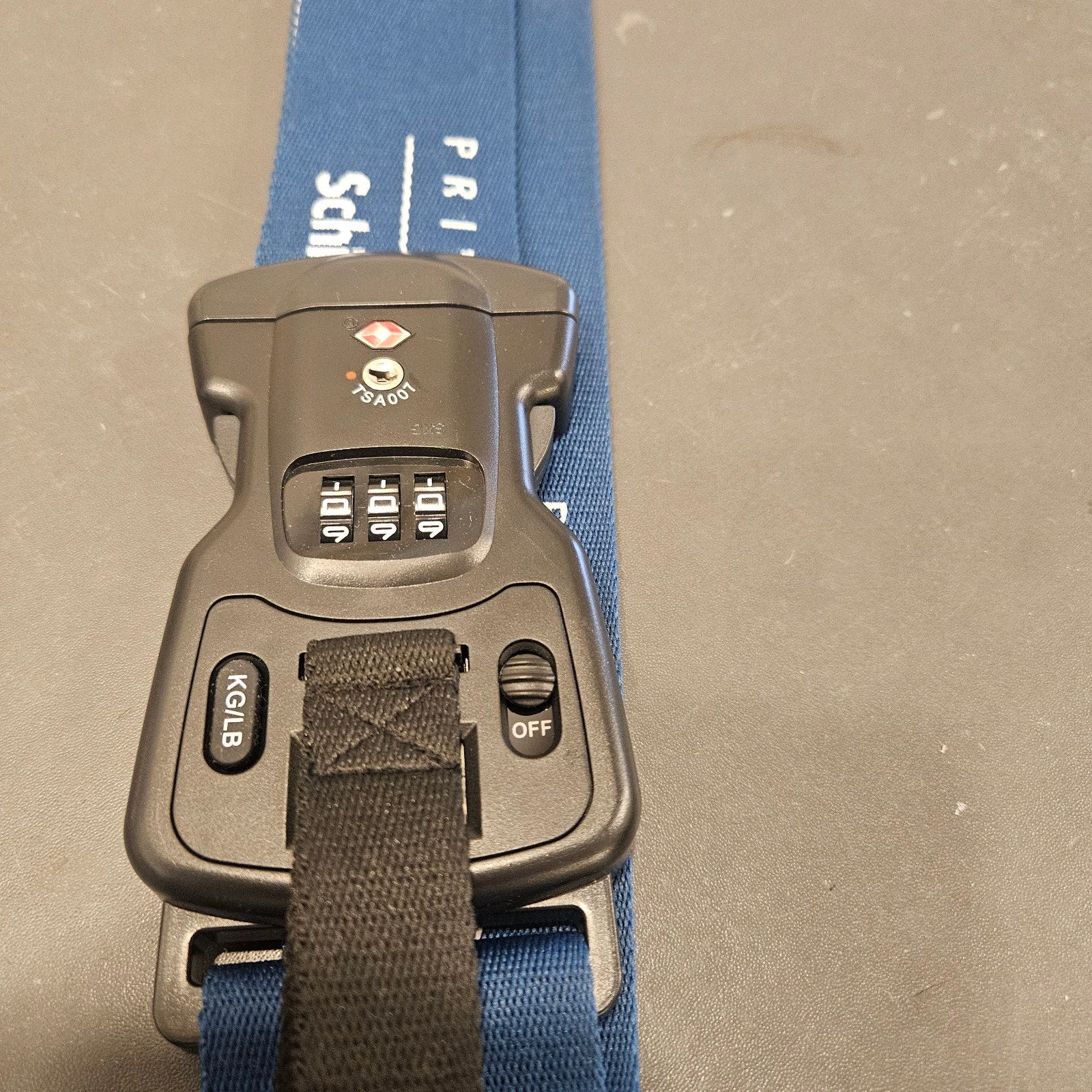 Schiphol kofferband met weegschaal en cijferslot, Ophalen of Verzenden, Nieuw, Blauw, Textiel