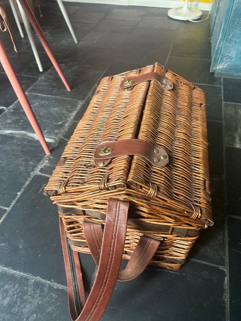 Picknickmaand, Ophalen, Gebruikt, Zonder inhoud