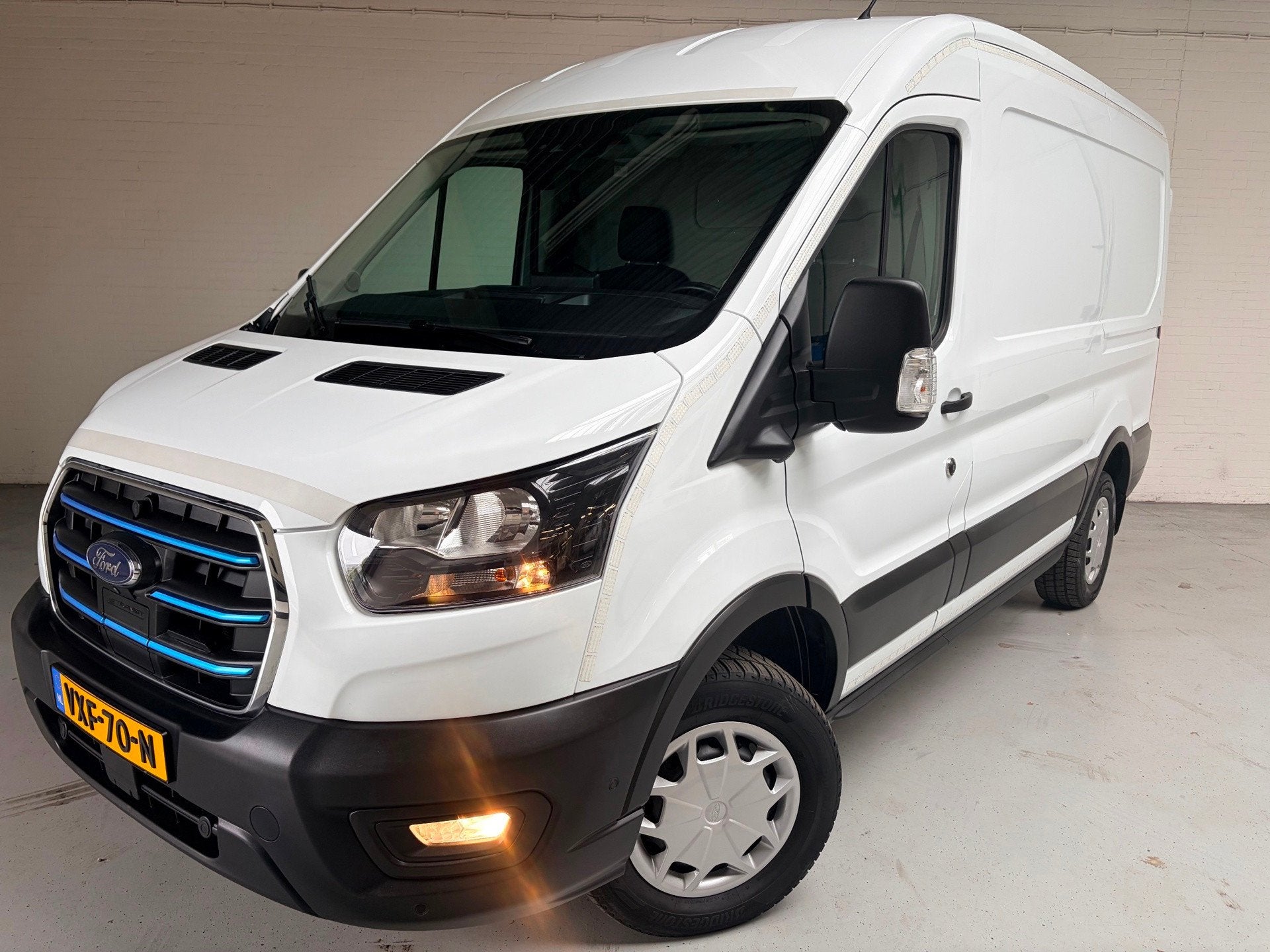 Ford E-Transit SERVICEWAGEN ELEKTRISCH AUTOMAAT 350 L2H2 Tre, Automaat, Dealer onderhouden, Gebruikt, Met garantie (alle)