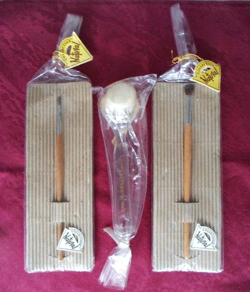 2 Houten Make-up kwasten (Natural) en gezichtsborstel., Ophalen of Verzenden, Nieuw, Gehele gezicht, Toebehoren