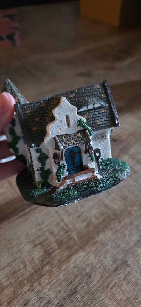 Roodkapje kasteel kerstminiatuur huisje, Diversen, Kerst, Ophalen of Verzenden, Zo goed als nieuw