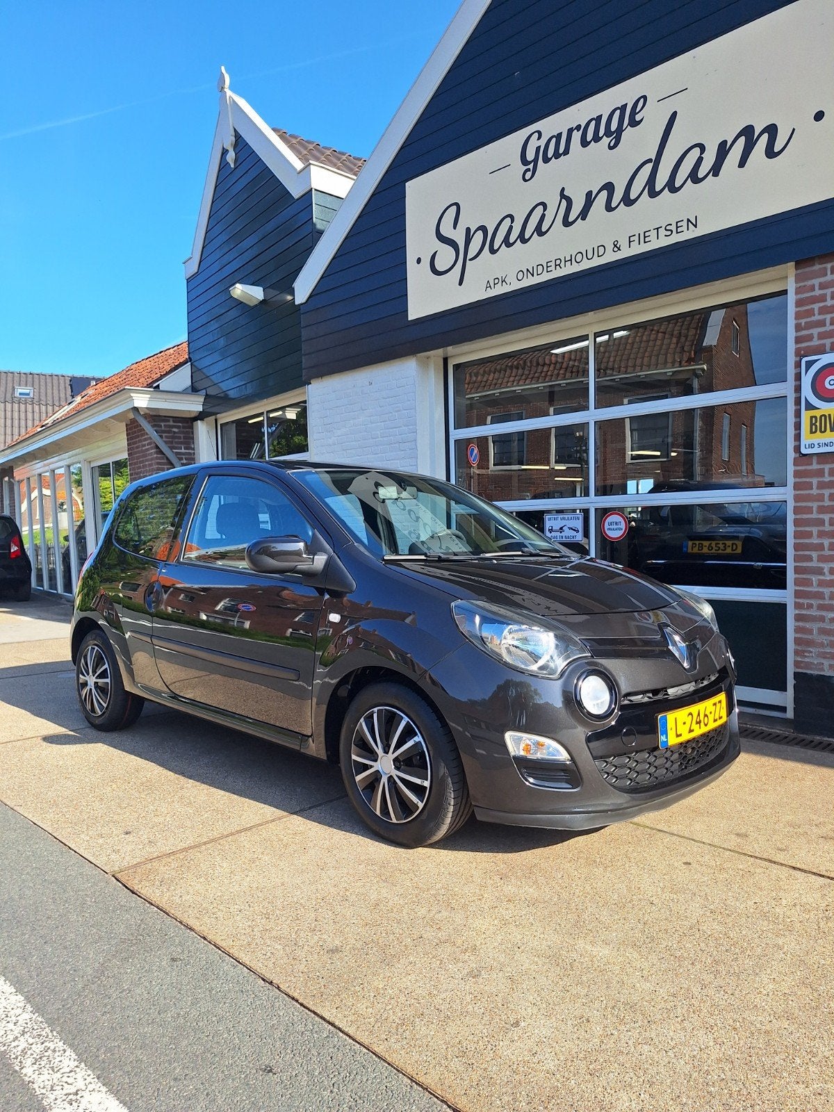 Renault Twingo 1.2 2014 Zwart, Auto's, Voorwielaandrijving, Twingo, 4 cilinders, 894 kg