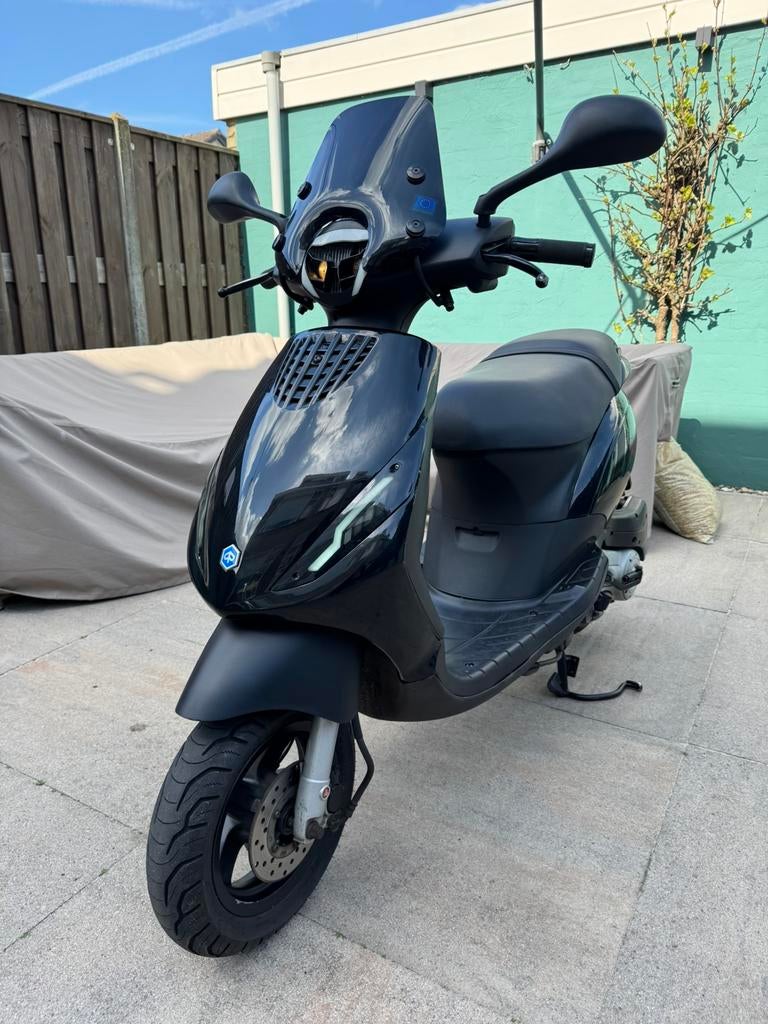 Zip 4 takt (50cc), Fietsen en Brommers, Ophalen, Maximaal 45 km/u, Zip, Zo goed als nieuw