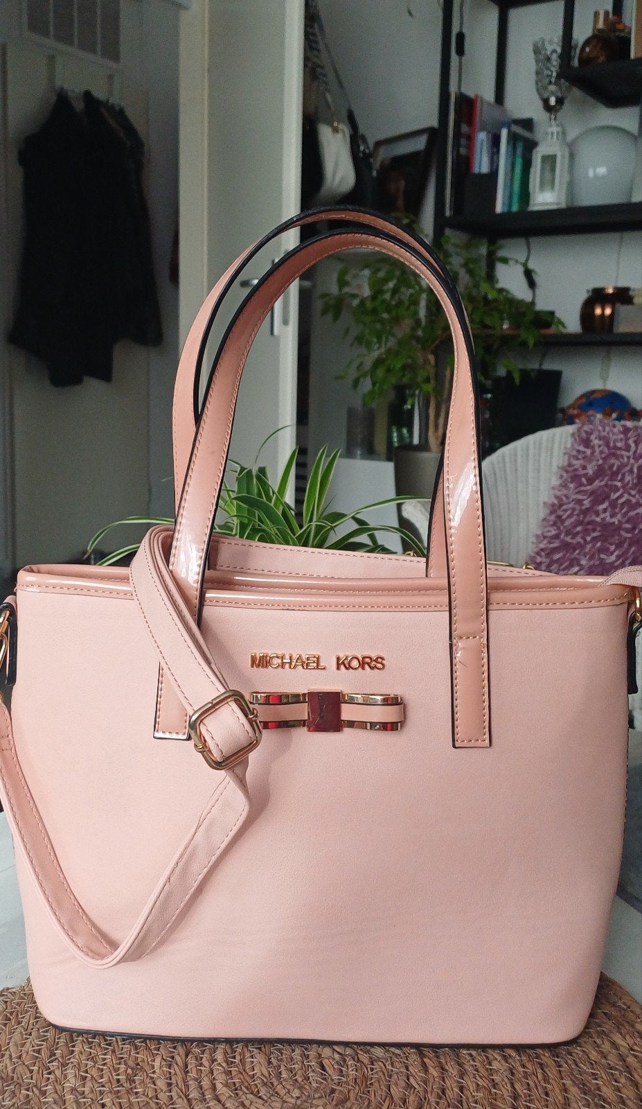 Roze handtas met strik van Michael Kors, Ophalen of Verzenden, Zo goed als nieuw, Roze, Handtas