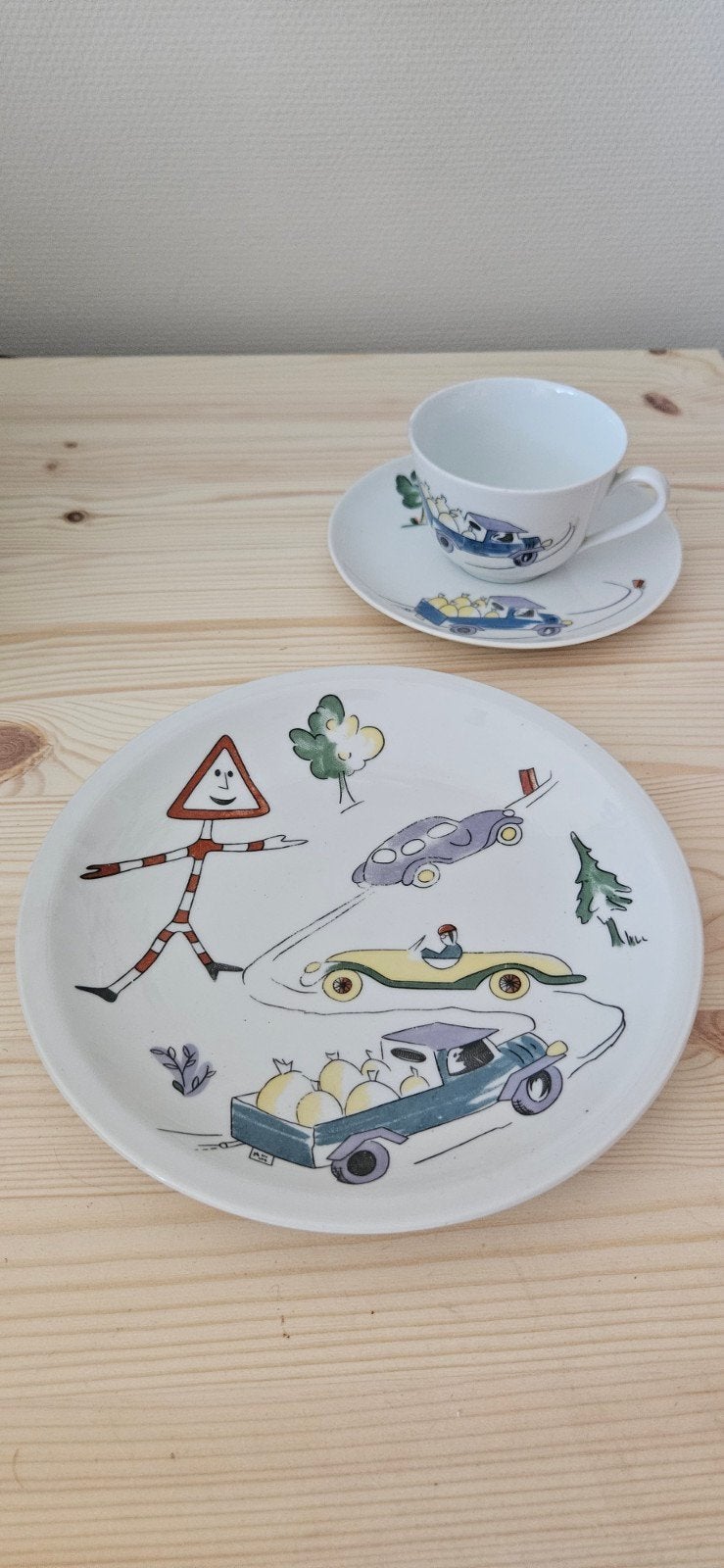 Vintage KAHLA DDR kinderservies – 3-delig – auto & verkeer, Ophalen of Verzenden, Keramiek, Overige stijlen, Kop(pen) en/of Schotel(s)