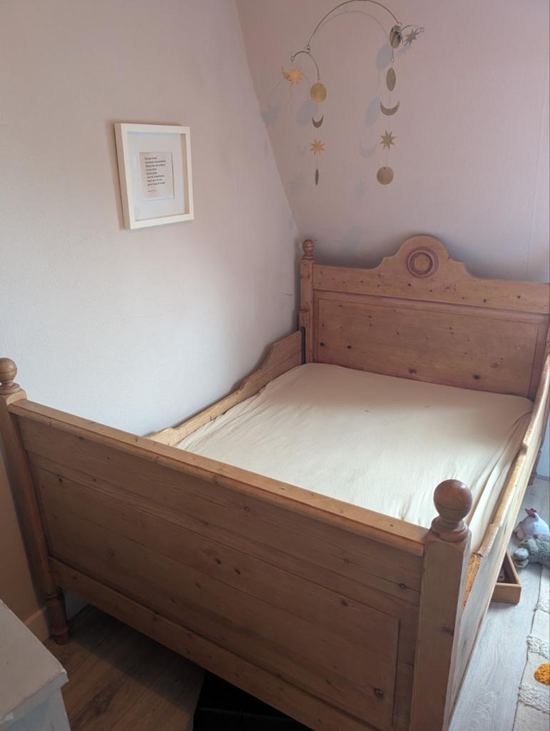 Vintage houten bedframe met lattenbodem, Ophalen, Gebruikt, Bruin, Vintage, Klassiek