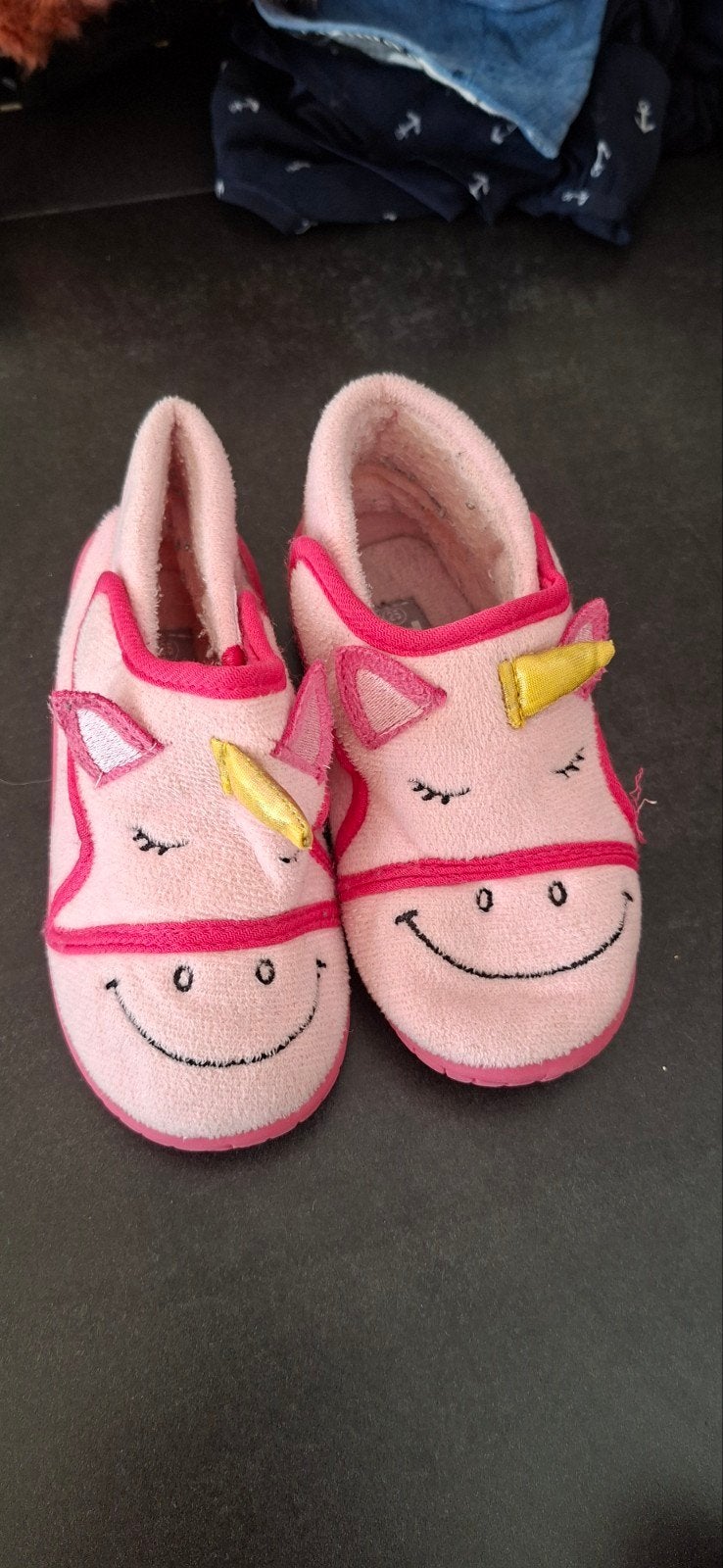 Kinderpantoffels/schoenjes Roze Eenhoorn, Meisje, Thu!s, Ophalen of Verzenden, Gebruikt