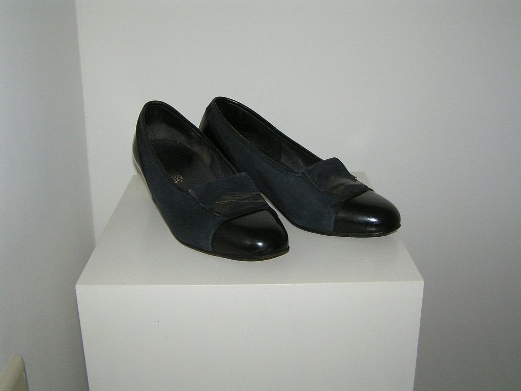 Donkerblauwe Durea pump maat 5½., Durea, Schoenen met lage hakken, Blauw, Ophalen of Verzenden