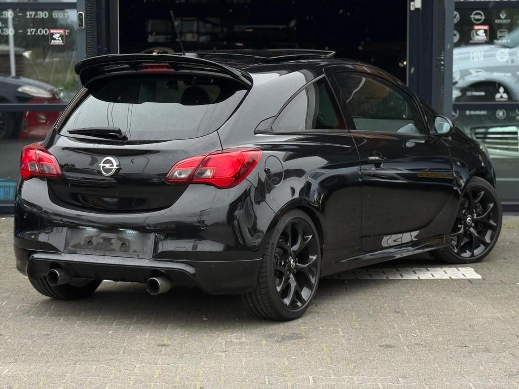Opel Corsa 1.6 Turbo OPC PANO/RECARO/KW3/STUURVRM/STLVRM/PDC, Auto's, 1203 kg, Gebruikt, Zwart, 4 cilinders